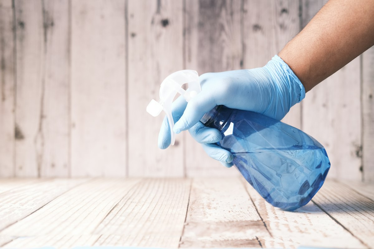 Detailed deep cleaning of a home interior
